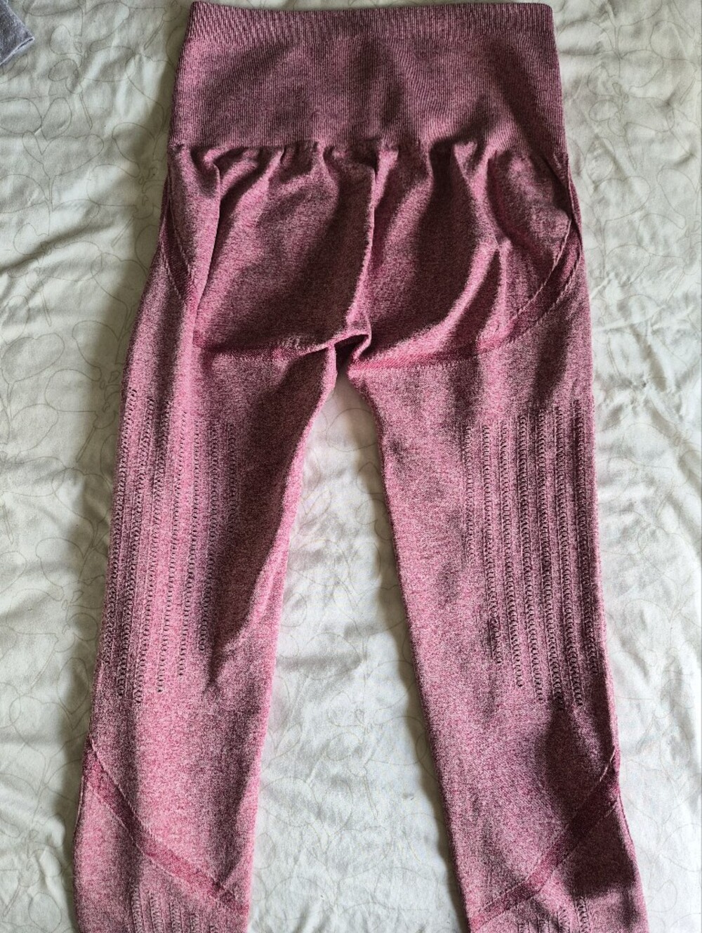 NWOT- Pink Knit Leggings w Bootyshape Decorative Eyelet Detailing